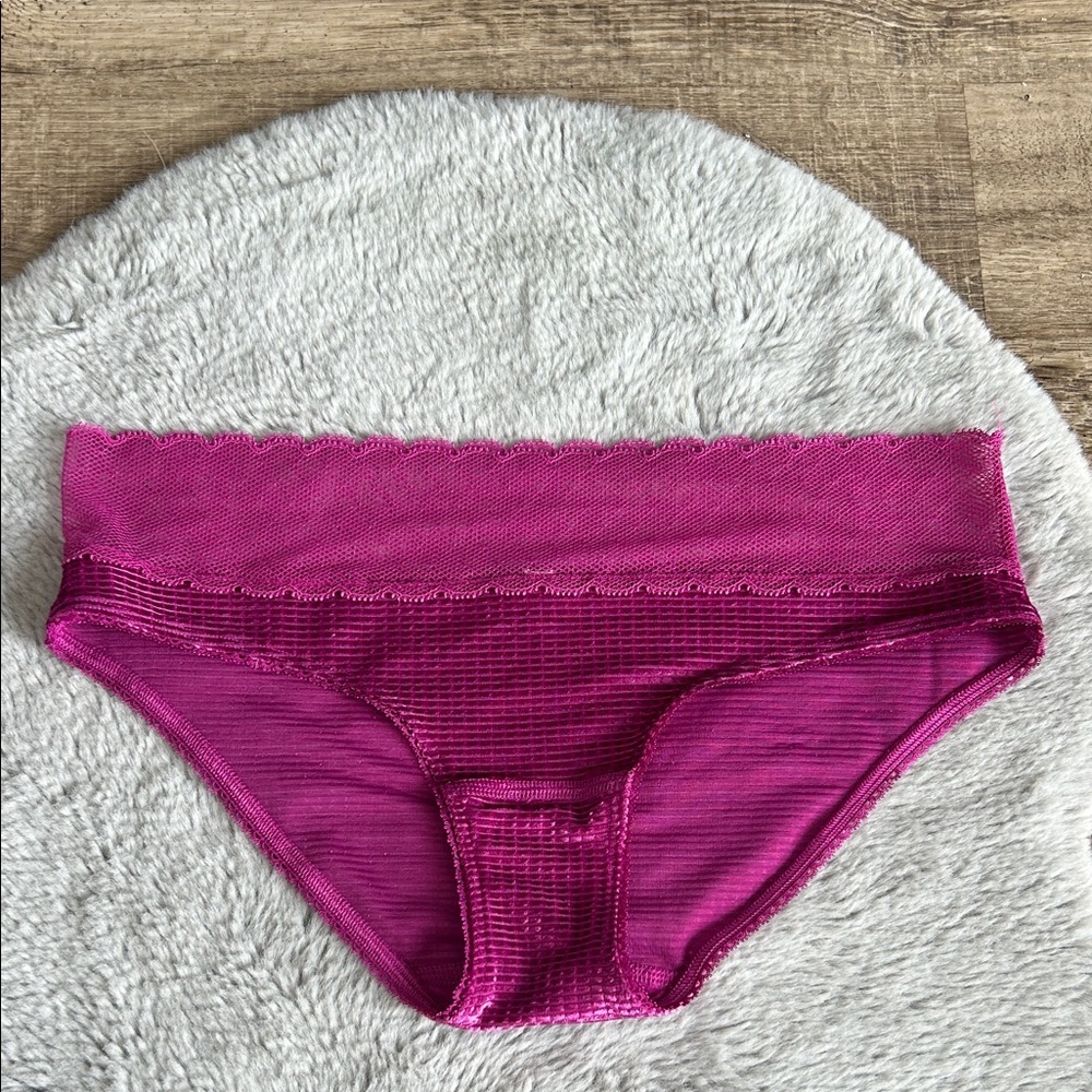Victoria's Secret Velvet And Lace Hiphugger Panty M